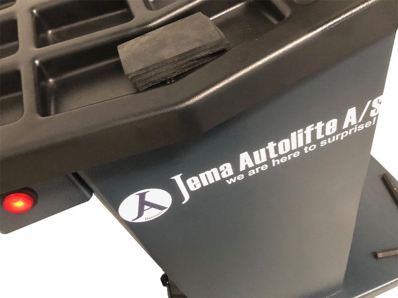 Wheel balancer (DWC-8-E)