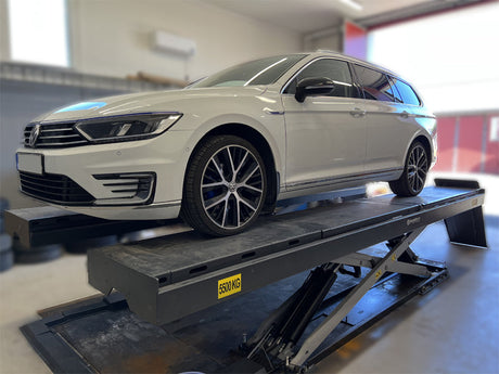 Scissor car lift - Runway - 5500 kg. - Euro line (JA9000S-E)