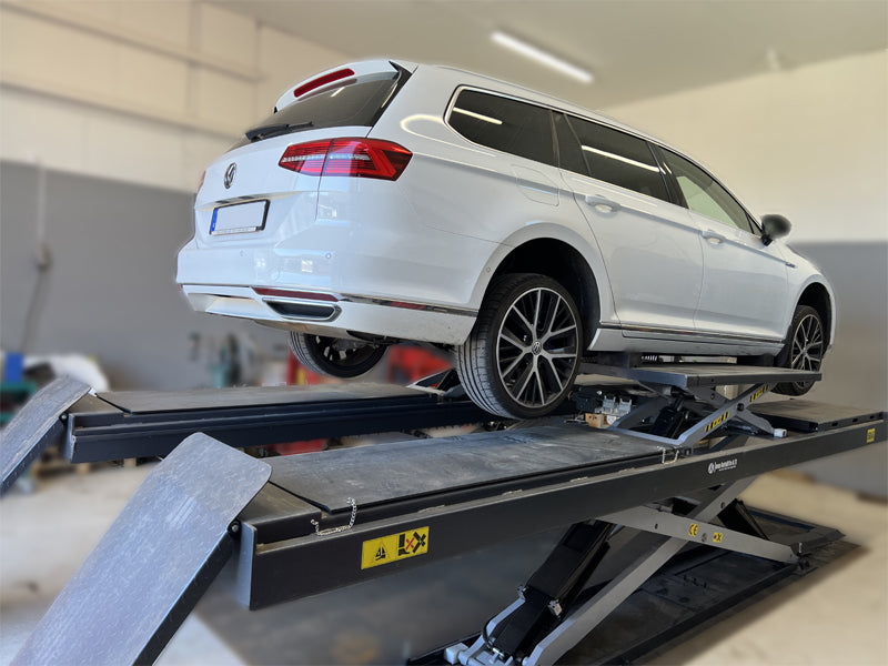 Scissor car lift - Runway - 5500 kg. - Euro line (JA9000S-E)