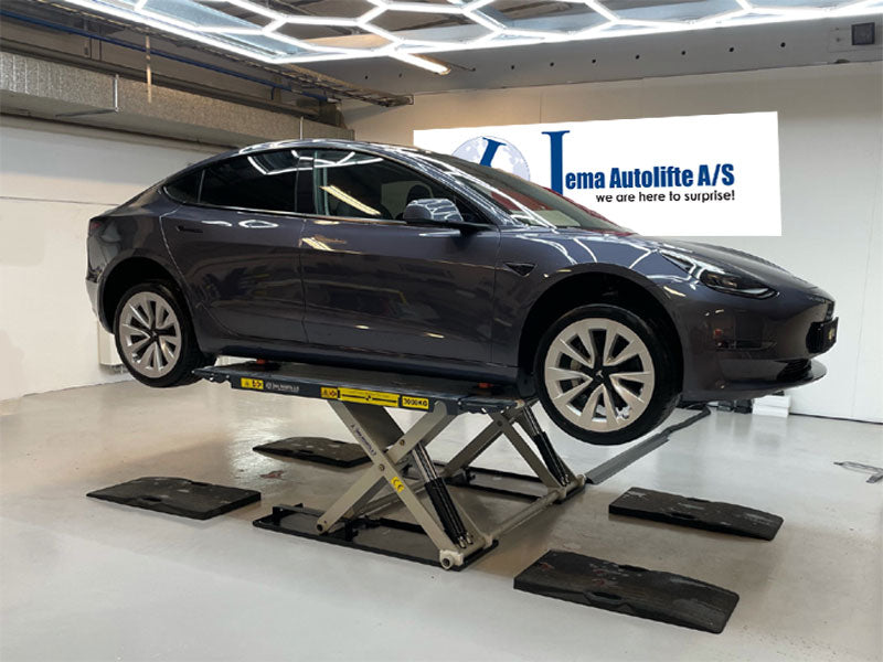 Scissor car lift Mobile Service - 3000 kg. - Euro line (JA3000S-E)