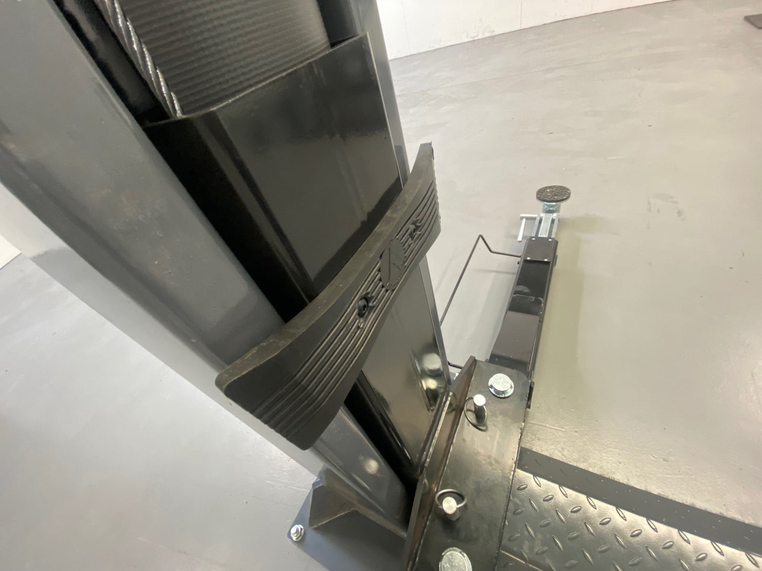 Rubber door protection for 2 Post lift - Basic line (JA0002RB)